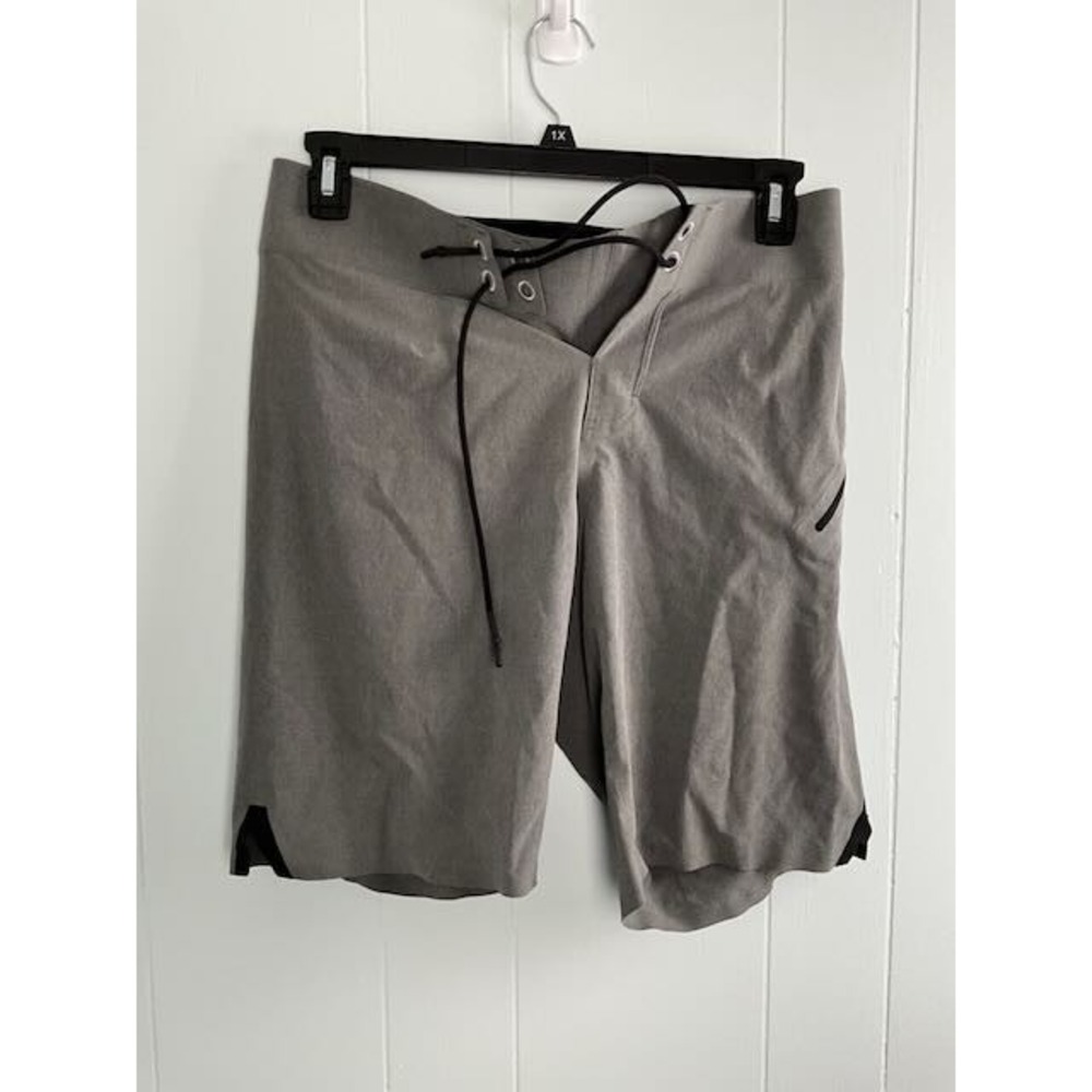 Lululemon Mens Gray Lace Up Active Board Shorts Size 32 Zip Pocket Surf Swim